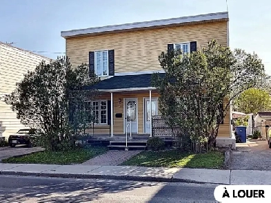 3 beds 1.5bath townhouse on 2 floors. Image# 2