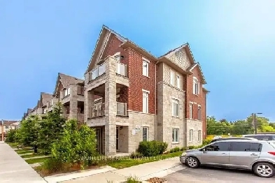 ➡MODERN CORNER TOWNHOUSE WITH 2 PARKING SPOTS IN PICKERING! Image# 4