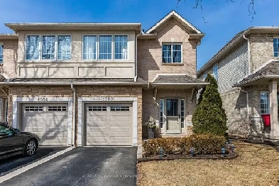 beautiful end-unit townhouse in a prime Burlington location Image# 3