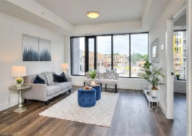 LIKE NEW - 1 bed, 1 bath condo with parking included Image# 5