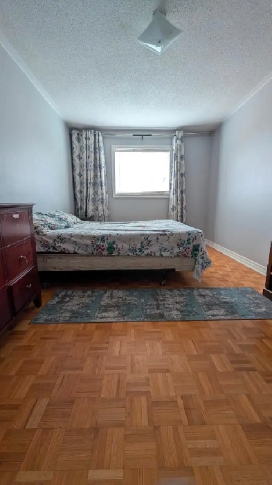 LARGE FURNISH ROOM 5 MINUTES TO SQUAREONE. Image# 1