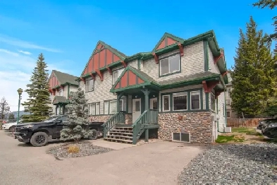 Fully Renovated & Furnished 3 bedroom Townhome in Radium, BC Image# 29