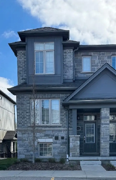 3 Bed   Den 2 Bath Townhome Rental - Kitchener (2 Parking Spots) Image# 10