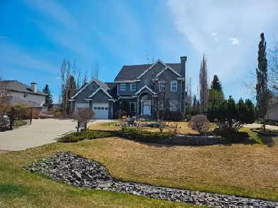 Spacious Rental Near the Lake – 4 Bed, 3 Bath, Sauna, Hot Tub Image# 8