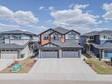 Like New! 3 Bed   Den, Dbl Garage, Huge lot! Only $479k Wow! Image# 1