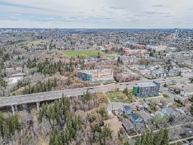 Bonnie Doon! 2 Bed 2 Bath 2 Parking Stalls! WOW what a view! Image# 1