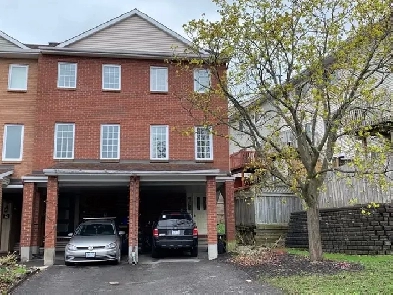 Townhome for Rent Ottawa 80 Rothbury Crescent Image# 2