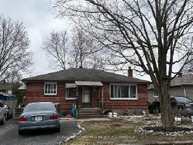 3 bedroom brick bungalow with 2 bathrooms! Image# 2