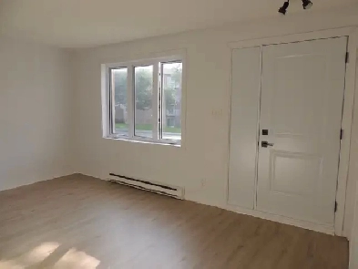 Magnifique 5 ½, dans un triplex, Duberger, libre 1er mai Image# 1