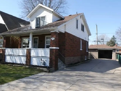 2307 Louis/South Walkerville/Open House Sun 1-3 Image# 12