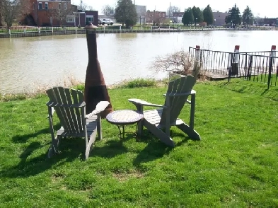 Spacious Waterfront Home Image# 9