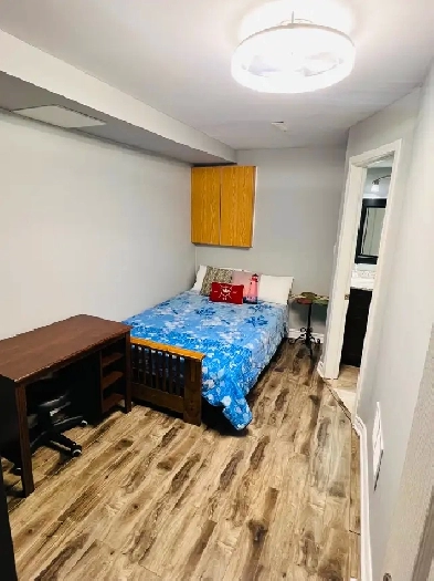 Fully furnished PRIVATE room/bathroom FEMALE only Mississauga Image# 6