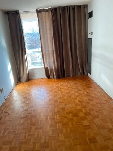 Private room for rent near Humber Lakeshore campus Image# 1