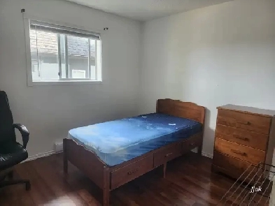 Bedroom For Rent Image# 2