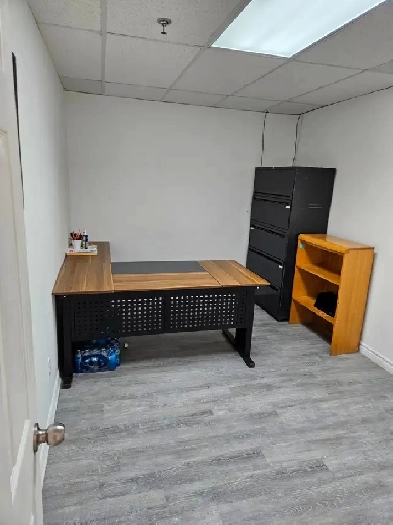 Office with 2 rooms for Lease Image# 1
