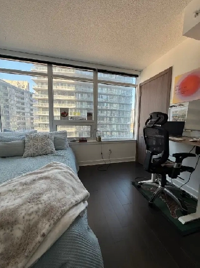 Sublet Available – Furnished Room Downtown Image# 1