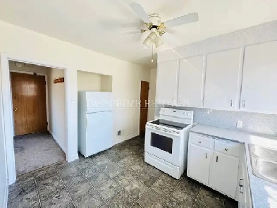 Bright and Spacious 1 Bedroom/1 Bath for RENT in Rossmere B Image# 6