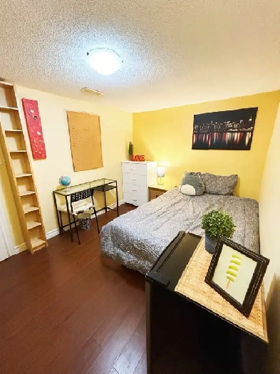 Eglinton  &  Birchmount (private room) Image# 2