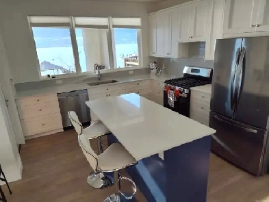 1 Bedroom Executive Lakefront Suite for rent. Image# 9