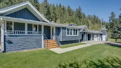 Beautiful 1.55 Acreage with Rancher/Suite/Shop! Image# 2