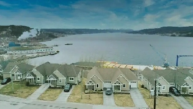 Luxury Condo Living with Unmatched Views Image# 5