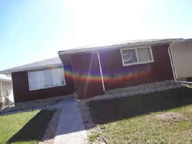 Whole house in Southgate for rent Image# 4