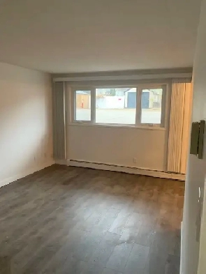1 BDRM & Den Located in Old Strathcona! Renovated! Ex. Location! Image# 2
