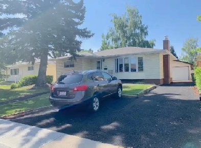 Braeside, w' garage, fenced back yard and gardens, util.  incl. Image# 3