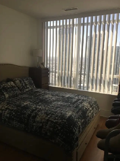 Beautiful 2 Bedrooms Den 2 Bathrooms Condo for Rent Image# 1