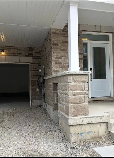 Modern 3-Bed, 3-Bath Townhouse in South Barrie — near HWY 400 Image# 11