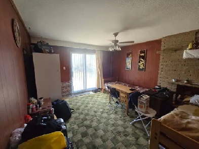 MAIN FLOOR FURNISHED ROOM Image# 2