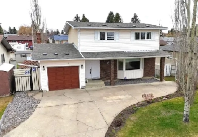 26 Collingwood Ave, Spruce Grove | 2-Storey with TWO GARAGES Image# 8