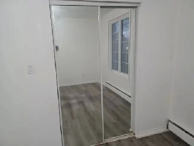 LARGE SPACIOUS ROOM FOR RENT 194 Collingwood Sarnia Image# 9