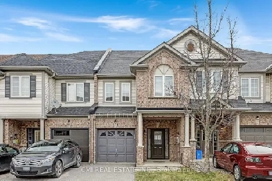 ⚡BEAUTIFUL 3 BDRM 3 BATHROOM TOWNHOME BACKING ONTO RAVINE! Image# 1