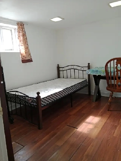 Basement Private Room (June 1st)- Scarborough Image# 1