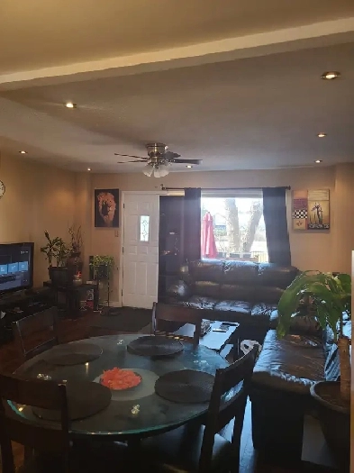 ODSP AND OW ACCEPTED sharing room with roomate available now Image# 3