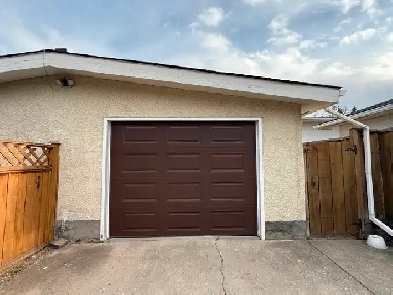 OVERSIZED SINGLE CAR GARAGE FOR RENT in Brentwood, Calgary Image# 5