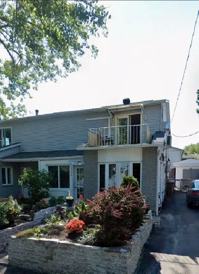 Lake front 3Bed/2Bath house Image# 1