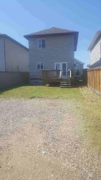3 BED 2.5 BATH HOUSE – Timberlea Image# 5