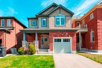 3 Bed Detached in Family Neighbourhood Image# 1