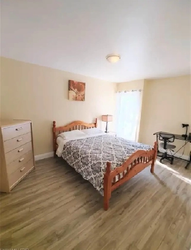 TWO FURNISHED ROOMS ARE AVAILABLE FOR RENT,ONLY TO MATURE STUDEN Image# 1