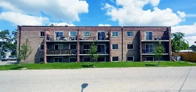 Renovated 2 bed Apt. – Inclusive - Steps to downtown Uxbridge Image# 2