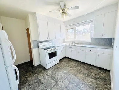 Bright and Spacious 1 Bedroom/1 Bath for RENT in Rossmere B Image# 8