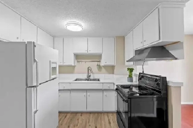 5 bedroom townhouse NW Image# 9
