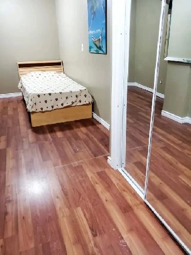 ROOM IN BASEMENT WITH  PRIVATE WASHROOM. .MAVIS/GRAND PARK Image# 1