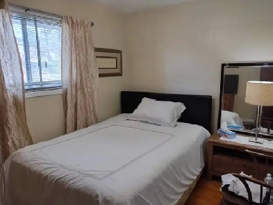 Main Floor furnished room for rent in Scarborough Image# 2