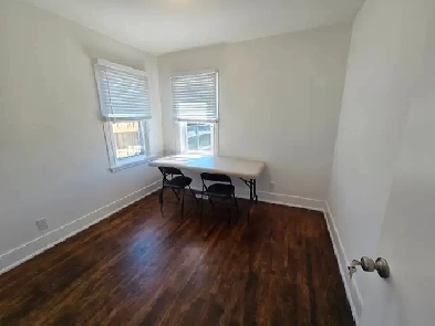 Cozy 2-Bedroom Home in a Fantastic Neighborhood! Image# 1