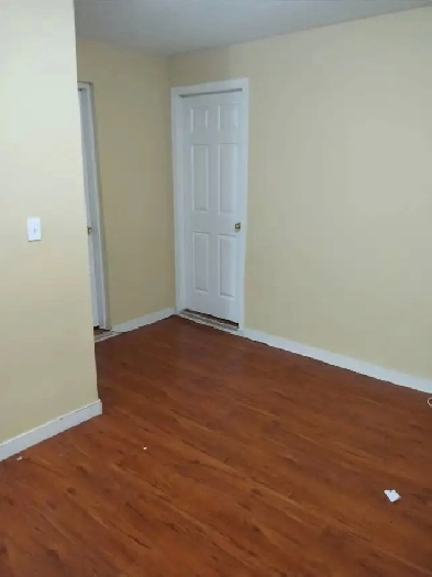 2 BEDROOM BASEMENT SUITE Image# 9