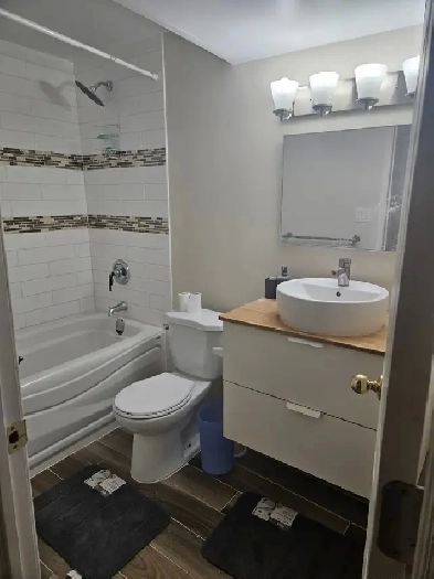 Basement Bachelor Apartment – All-Inclusive, Cambridge Image# 3