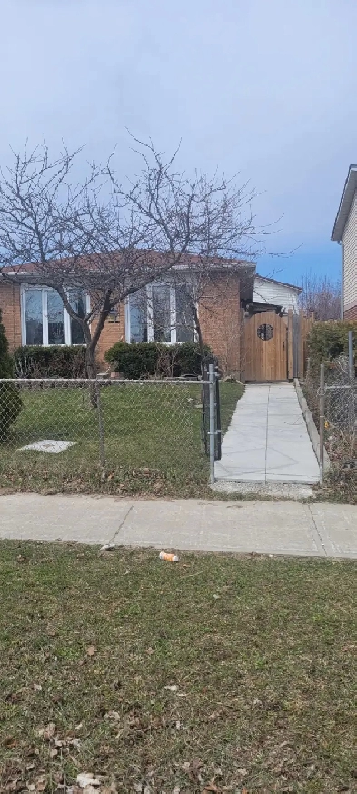 Room for rent May 1st 2025 Image# 1